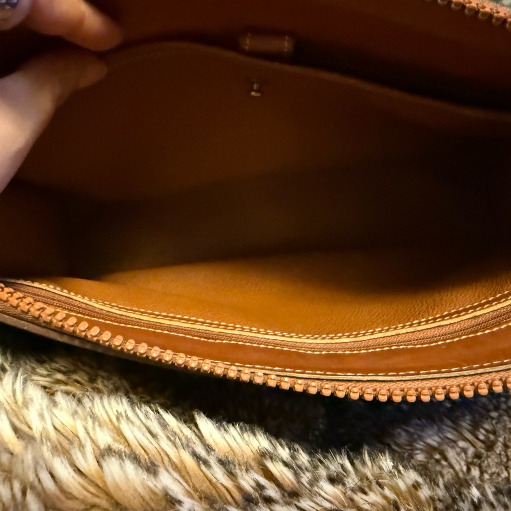 Dooney Vintage Black and Brown Leather Bag - Picture 8 of 10